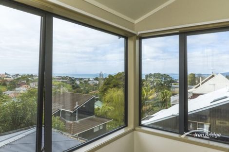 Photo of property in 4/431 East Coast Road, Mairangi Bay, Auckland, 0630
