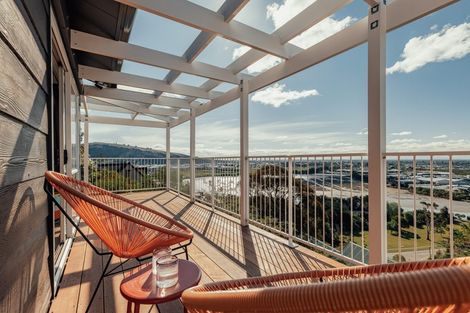 Photo of property in 16 Osmond Lane, Mount Pleasant, Christchurch, 8081