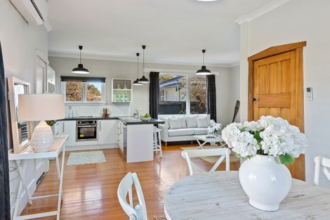 Photo of property in 16 Lincoln Road, Hillmorton, Christchurch, 8024