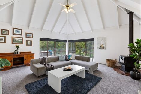 Photo of property in 38 Glenelg Road, Red Beach, 0932