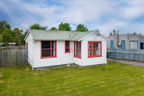 Photo of property in 28 Augustine Street, Waimate, 7924