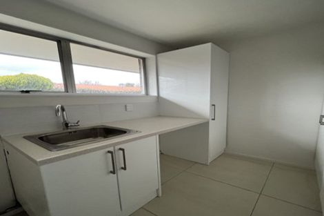 Photo of property in 32 Ambleside Drive, Burnside, Christchurch, 8053