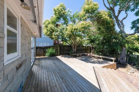 Photo of property in 121 Millbrook Road, Sunnyvale, Auckland, 0612