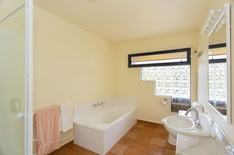 Photo of property in 2 Berkley Place, Oamaru North, Oamaru, 9400