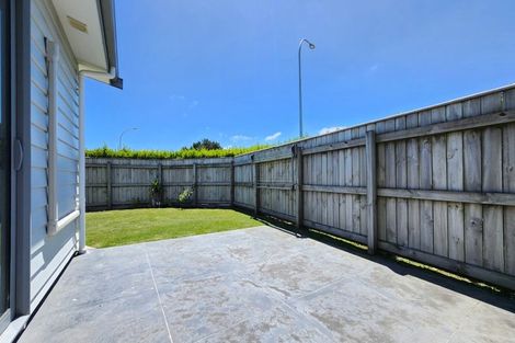 Photo of property in 260 Mark Avenue, Grenada Village, Wellington, 6037