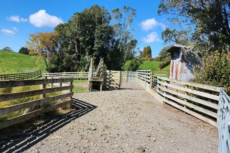 Photo of property in 868 Upland Road, Egmont Village, New Plymouth, 4372