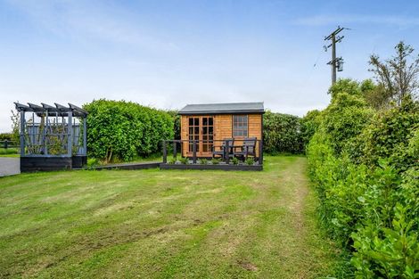 Photo of property in 100 Elsham Road, Lepperton, New Plymouth, 4373