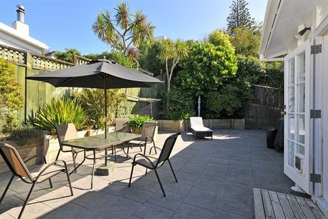 Photo of property in 35 Dorking Road, Brooklyn, Wellington, 6021