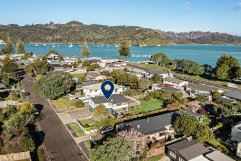 Photo of property in 74 Catherine Crescent, Whitianga, 3510