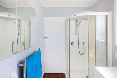 Photo of property in 1b Ruamahanga Crescent, Terrace End, Palmerston North, 4410