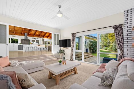 Photo of property in 21 Montclair Rise, Browns Bay, Auckland, 0630