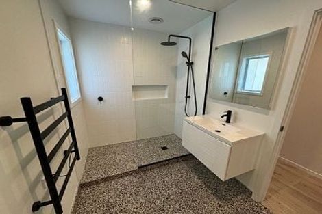 Photo of property in 117 Vodanovich Road, Te Atatu South, Auckland, 0610