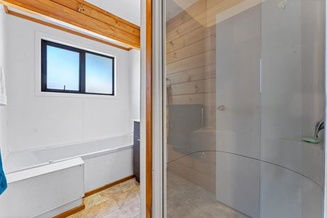 Photo of property in 124 Brightside Road, Stanmore Bay, Whangaparaoa, 0932