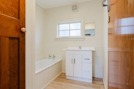 Photo of property in 10 Ada Street, Hokowhitu, Palmerston North, 4410