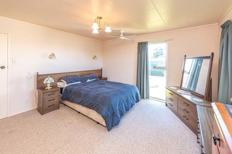 Photo of property in 14 Hood Street, Castlecliff, Whanganui, 4501