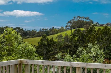 Photo of property in 4a Viridian Lane, Greenhithe, Auckland, 0632