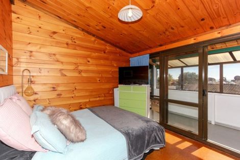 Photo of property in 69 Belt Road, New Plymouth, 4310