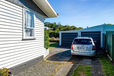 Photo of property in 66 Endeavour Street, Marfell, New Plymouth, 4310