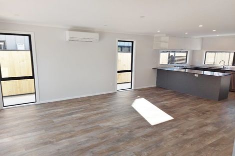 Photo of property in 10 Raeble Walkington Lane, Wallaceville, Upper Hutt, 5018