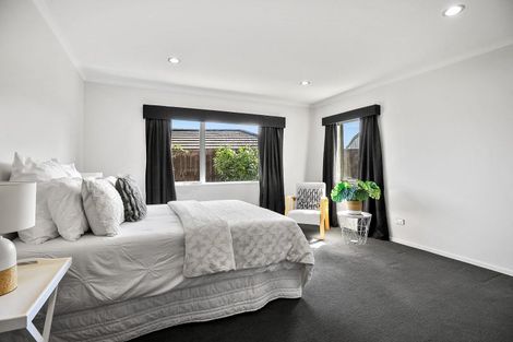 Photo of property in 64 Magellan Rise, Flagstaff, Hamilton, 3210