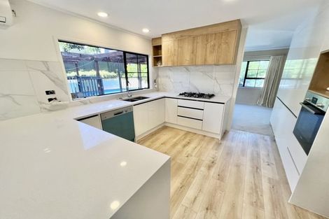 Photo of property in 31 John Downs Drive, Browns Bay, Auckland, 0630