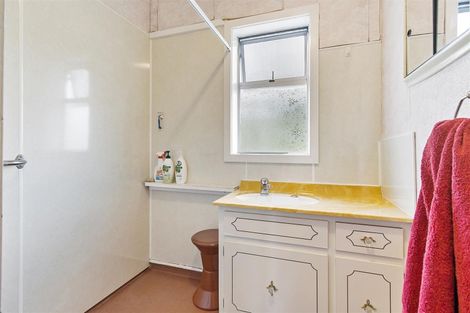 Photo of property in 107 Timaru Road, Waimate, 7980