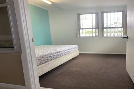 Photo of property in 15 Kiernan Place, Kelston, Auckland, 0602