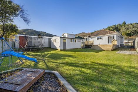 Photo of property in 27 Rimu Street, Naenae, Lower Hutt, 5011