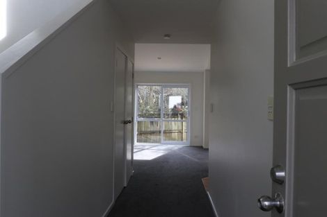 Photo of property in 2/30 John Jennings Drive, Oteha, Auckland, 0632