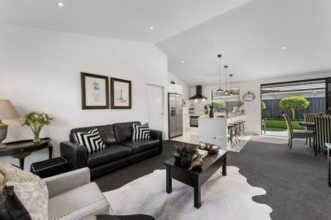 Photo of property in 30 Hiria Crescent, Papamoa Beach, Papamoa, 3118