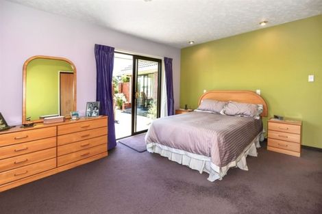 Photo of property in 98 Regency Crescent, Redwood, Christchurch, 8051