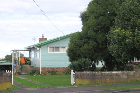 Photo of property in 50 Waimumu Road, Massey, Auckland, 0614