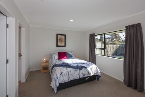 Photo of property in 69 Cedar Drive, Paraparaumu Beach, Paraparaumu, 5032