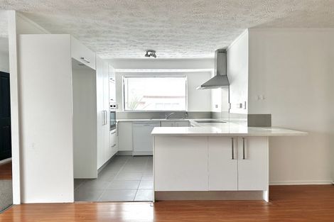 Photo of property in 2/44 Darren Crescent, Half Moon Bay, Auckland, 2012