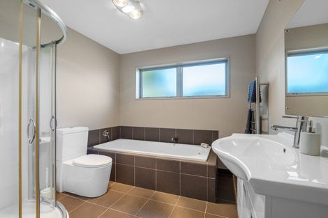 Photo of property in 73 Beach Road, North New Brighton, Christchurch, 8083