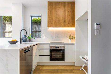 Photo of property in 1/12 Fraser Road, Narrow Neck, Auckland, 0624