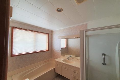 Photo of property in 15 Kent Terrace, Taradale, Napier, 4112