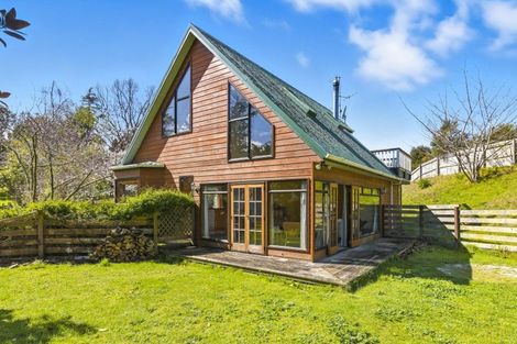 Photo of property in 345 Mazengarb Road, Paraparaumu, 5032