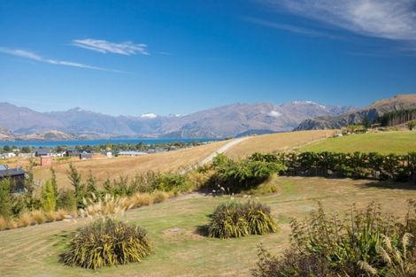 Photo of property in 1 Peak View Ridge, Wanaka, 9305