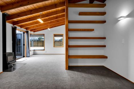 Photo of property in 17 Villa Place, Bell Block, New Plymouth, 4312