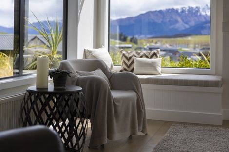 Photo of property in 14 Kerrera Lane, Jacks Point, Queenstown, 9371