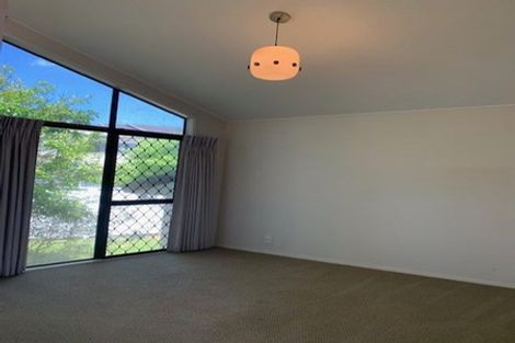 Photo of property in 20 Gillard Place, Eastern Beach, Auckland, 2012