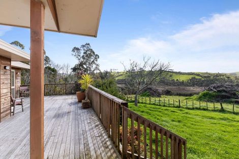 Photo of property in 1175 South Head Road, South Head, Helensville, 0874