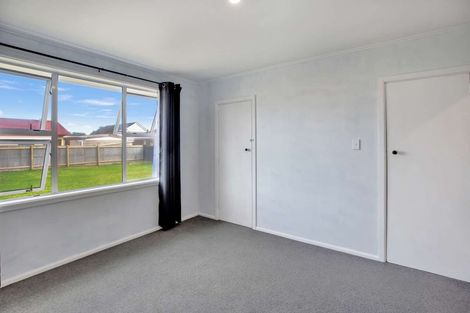 Photo of property in 25 Lambeth Crescent, Northcote, Christchurch, 8052
