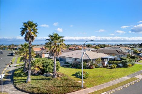 Photo of property in 2 Lotus Avenue, Mount Maunganui, 3116
