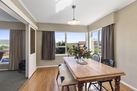 Photo of property in 2 Eskdale Road, Papakowhai, Porirua, 5024