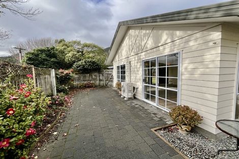 Photo of property in 1/169 Whites Line East, Waiwhetu, Lower Hutt, 5010