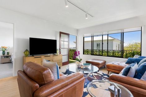 Photo of property in 8/29 Sentinel Road, Herne Bay, Auckland, 1011