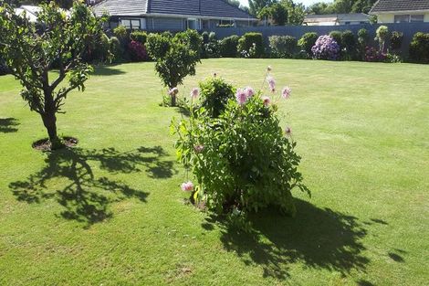 Photo of property in 107 Grimseys Road, Redwood, Christchurch, 8051