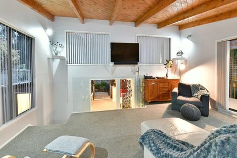 Photo of property in 504 Beach Road, Murrays Bay, Auckland, 0630